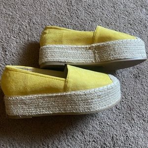 Two tones espadrilles flats!